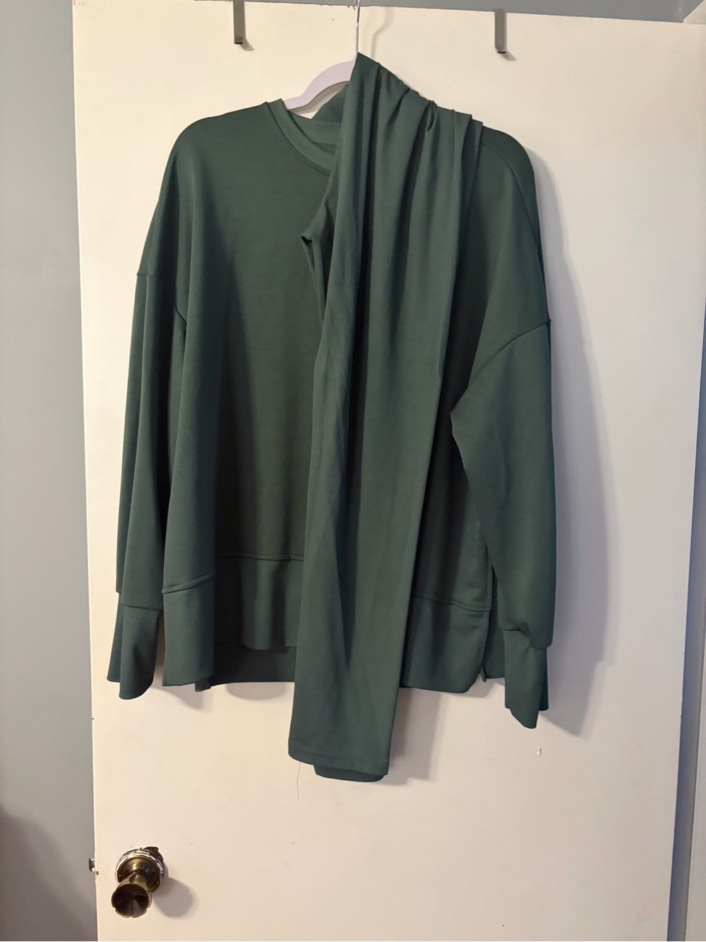 Women’s Oversized Top with Matching Leggings
